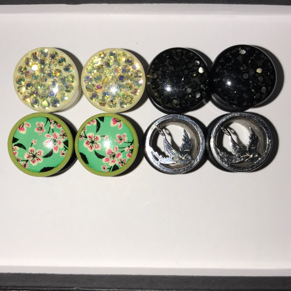 Variety of 00 gauges